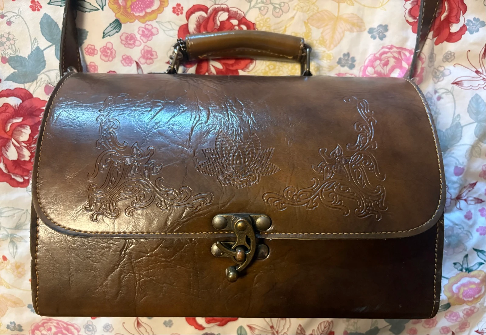 Sac à main cuir gravé